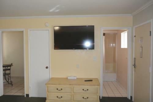 Motel Oasis Inn And Suites