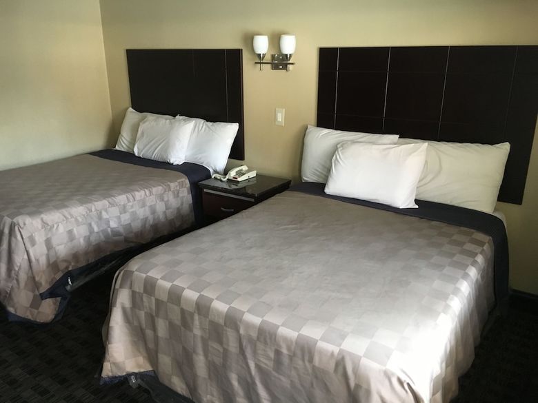 Motel Del Amo Inn