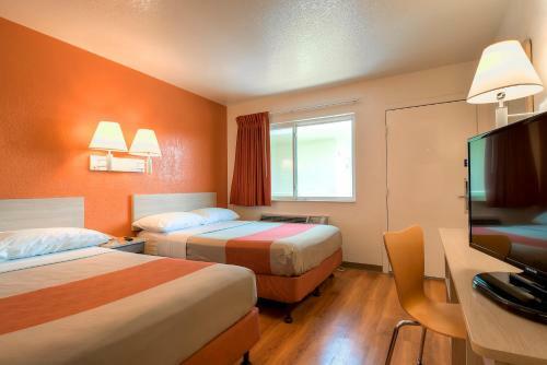 Motel 6 Westminster South - Long Beach Area