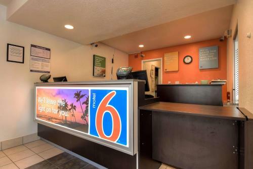 Motel 6 Westminster South - Long Beach Area
