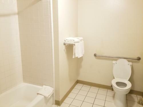 Motel Travelstar Inn & Suites