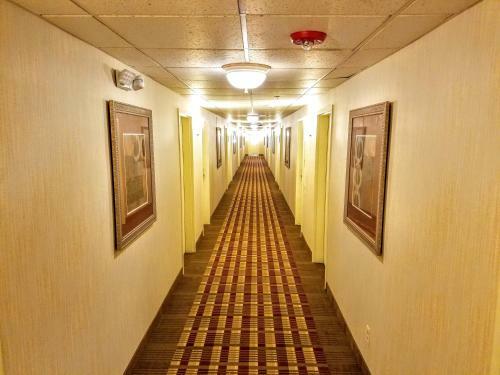 Hotel Days Inn Bradley Airport