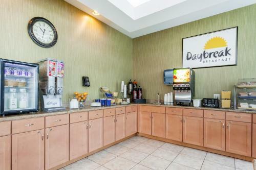 Hotel Days Inn Bradley Airport