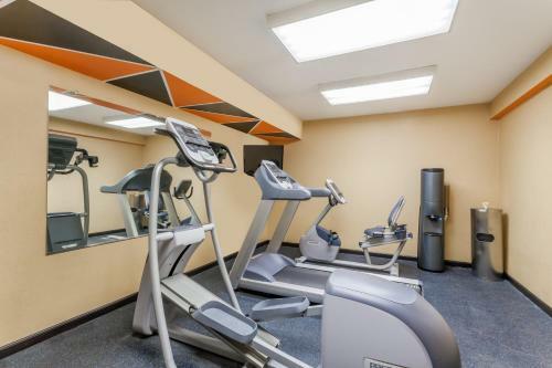 Hotel Days Inn Bradley Airport