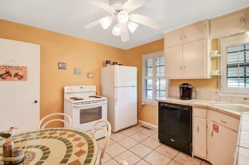 1382 South Fletcher