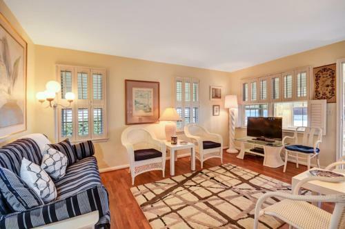 1382 South Fletcher