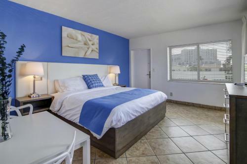 Hotel Blue Strawberry By The Sea