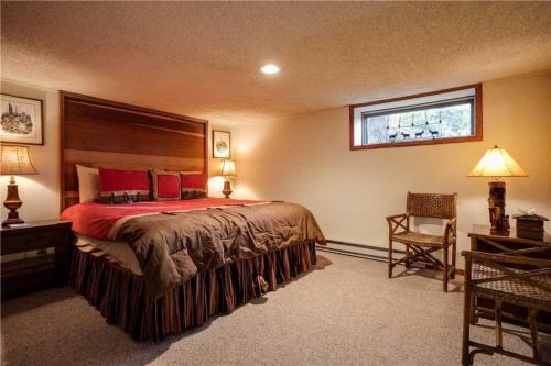 Rebel Hollow Chalet