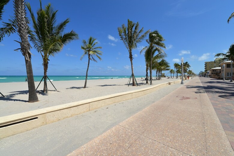 Apartamento Hollywood By The Sea Suites