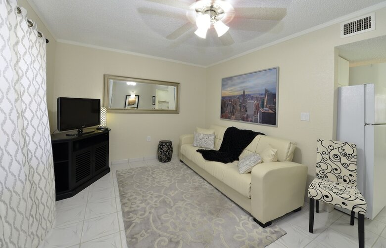 Apartamento Hollywood By The Sea Suites