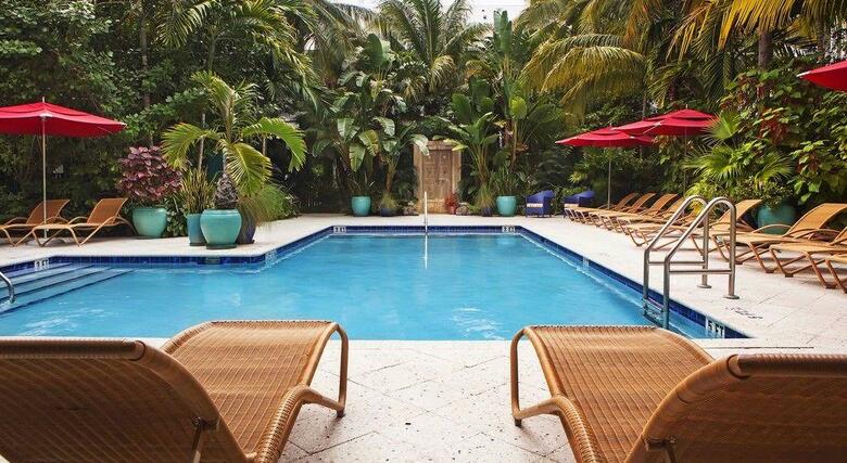 Parrot Key Hotel And Resort
