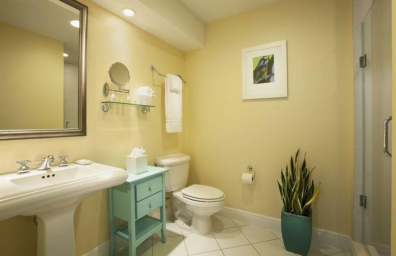 Parrot Key Hotel And Resort