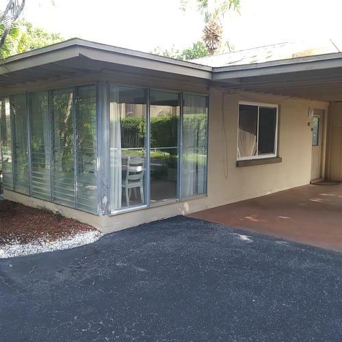 Posada Turtle Crawl Inn - Longboat Key