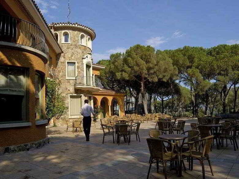 Ciutat De Palol Aparthotel