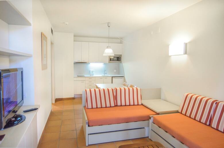 Ciutat De Palol Aparthotel