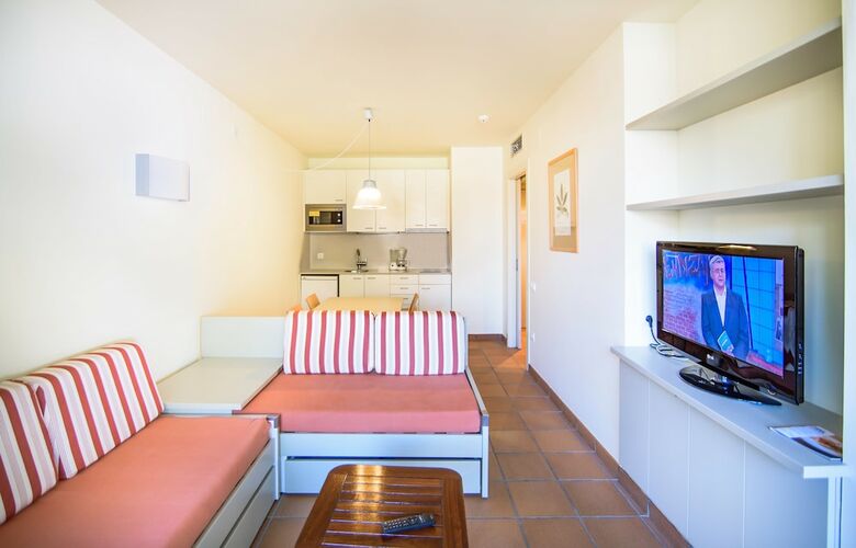 Ciutat De Palol Aparthotel