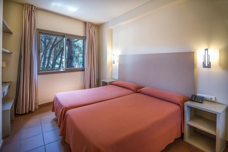 Ciutat De Palol Aparthotel