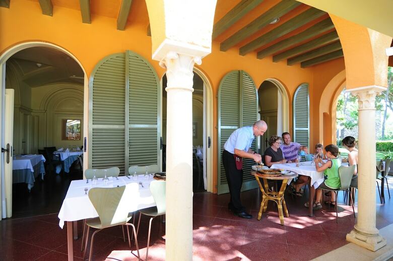 Ciutat De Palol Aparthotel