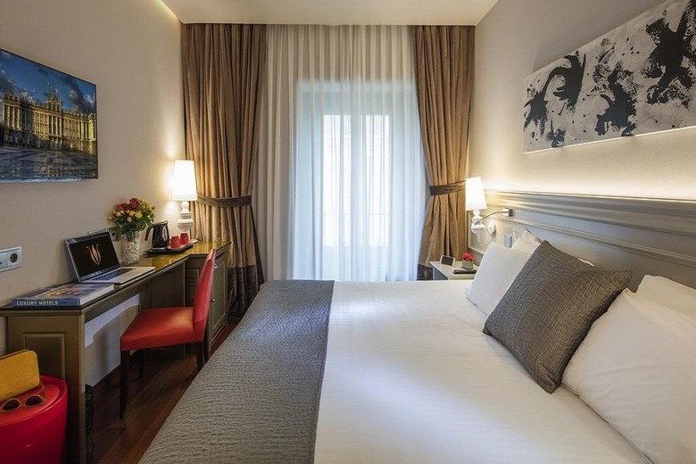 Hotel Preciados