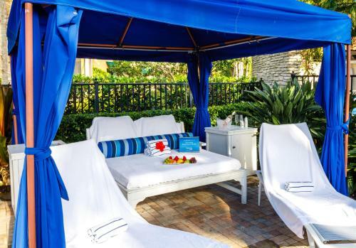 Hotel Naples Bay Resort And Marina