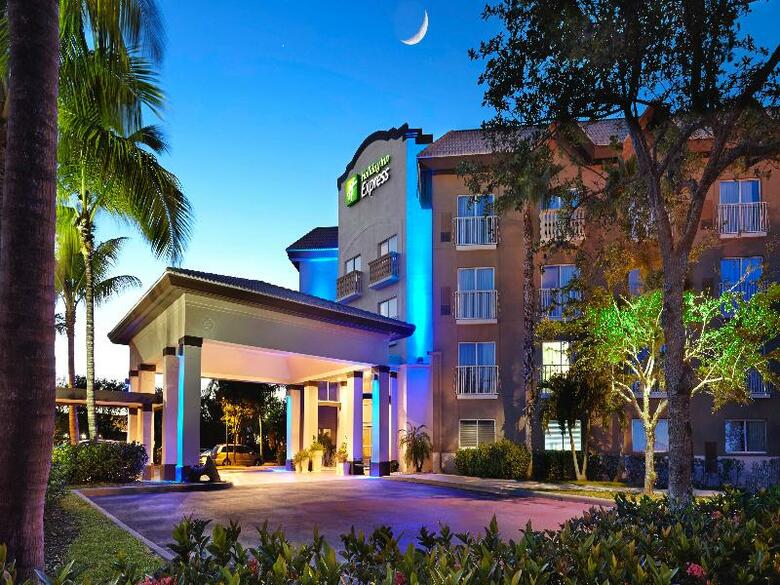 Hotel Holiday Inn Express Naples Downtown 5th Avenue