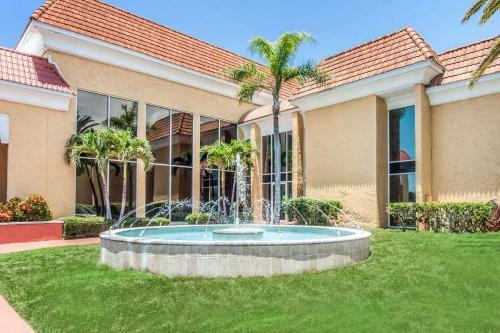 Hotel Quality Inn And Suites Conference Center