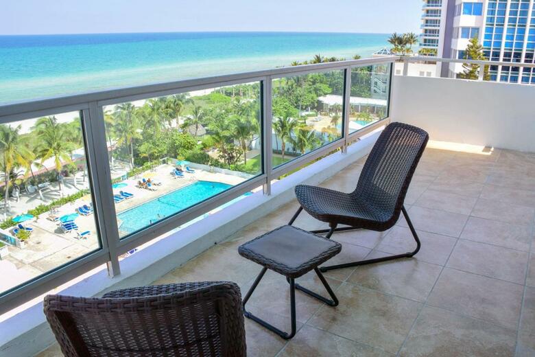 Apartamentos Seacoast Suites