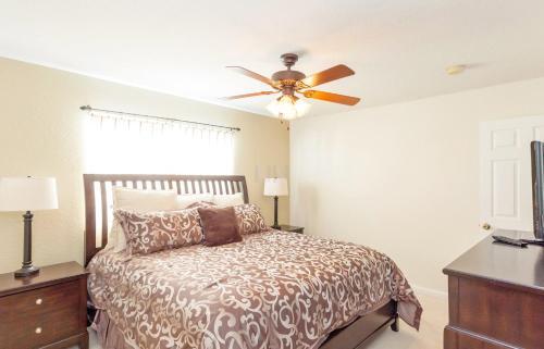 Spacious Vacation Home Rental House 77tb12