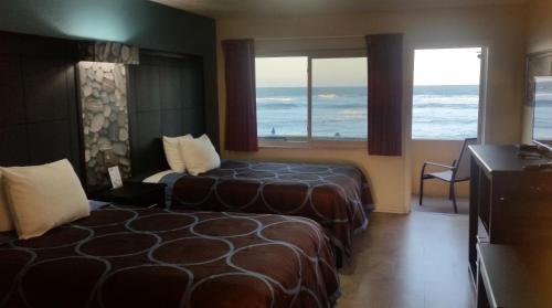 Driftwood Beach Motel