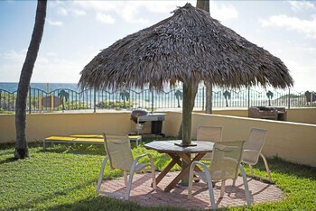 Posada Coral Tides Resort & Beach Club
