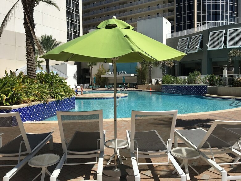 Aparthotel Laketown Wharf By Resort Collection