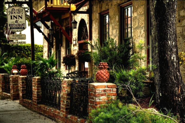 Bed & Breakfast Old City House Inn And Restaurant