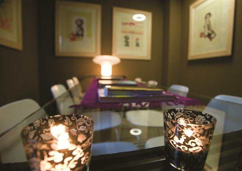 UNA Hotel One