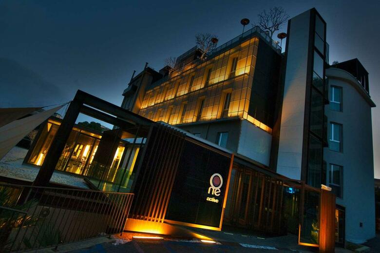 UNA Hotel One
