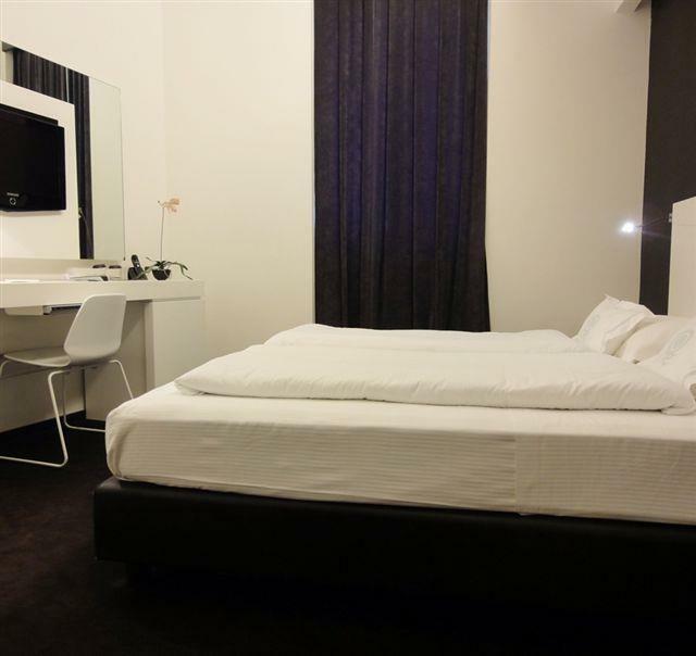 UNA Hotel One