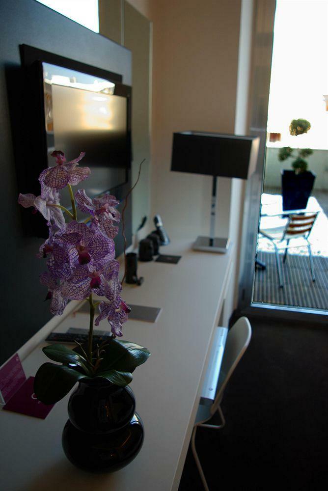 UNA Hotel One