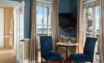 Bed & Breakfast Bayfront Marin House