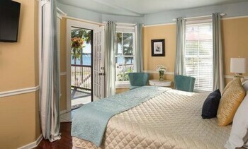 Bed & Breakfast Bayfront Marin House