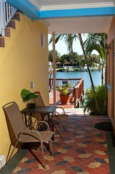 Bay Palms Waterfront Resort - Hotel And Marina