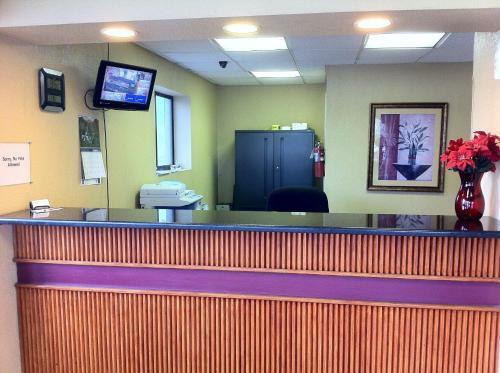 Hotel University Inn And Suites Tallahassee