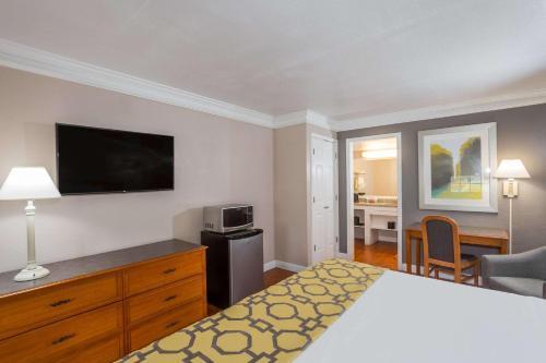 Hotel Baymont Inn & Suites - Tallahassee Central