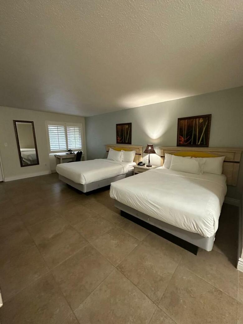 Hotel Tahitian Inn & Spa Tampa