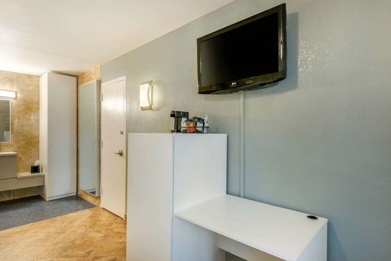 Hotel Clarion Inn Tampa - Brandon