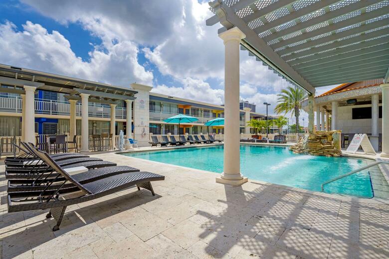 Hotel Clarion Inn Tampa - Brandon