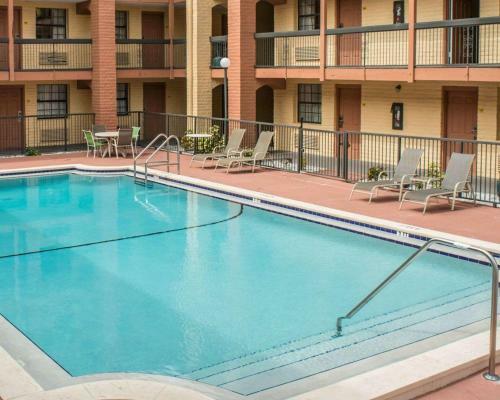 Motel Rodeway Inn & Suites Tampa
