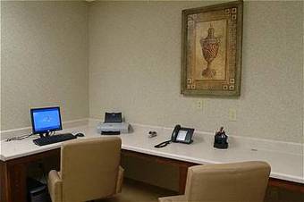 Holiday Inn Express Hotel & Suites Commerce-tanger Outlets