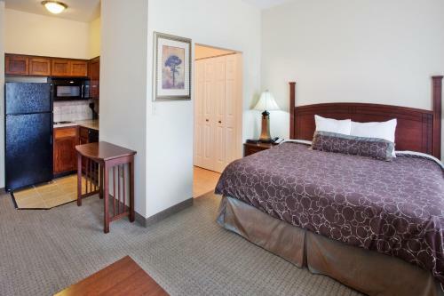 Hotel Staybridge Suites Columbus - Fort Benning