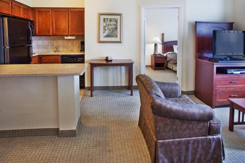 Hotel Staybridge Suites Columbus - Fort Benning