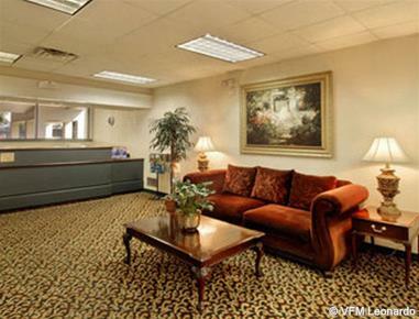 Hotel Howard Johnson Inn & Suites Columbus