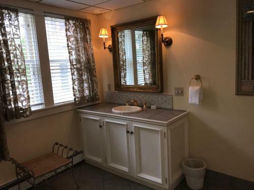 Posada Cleveland House Inn